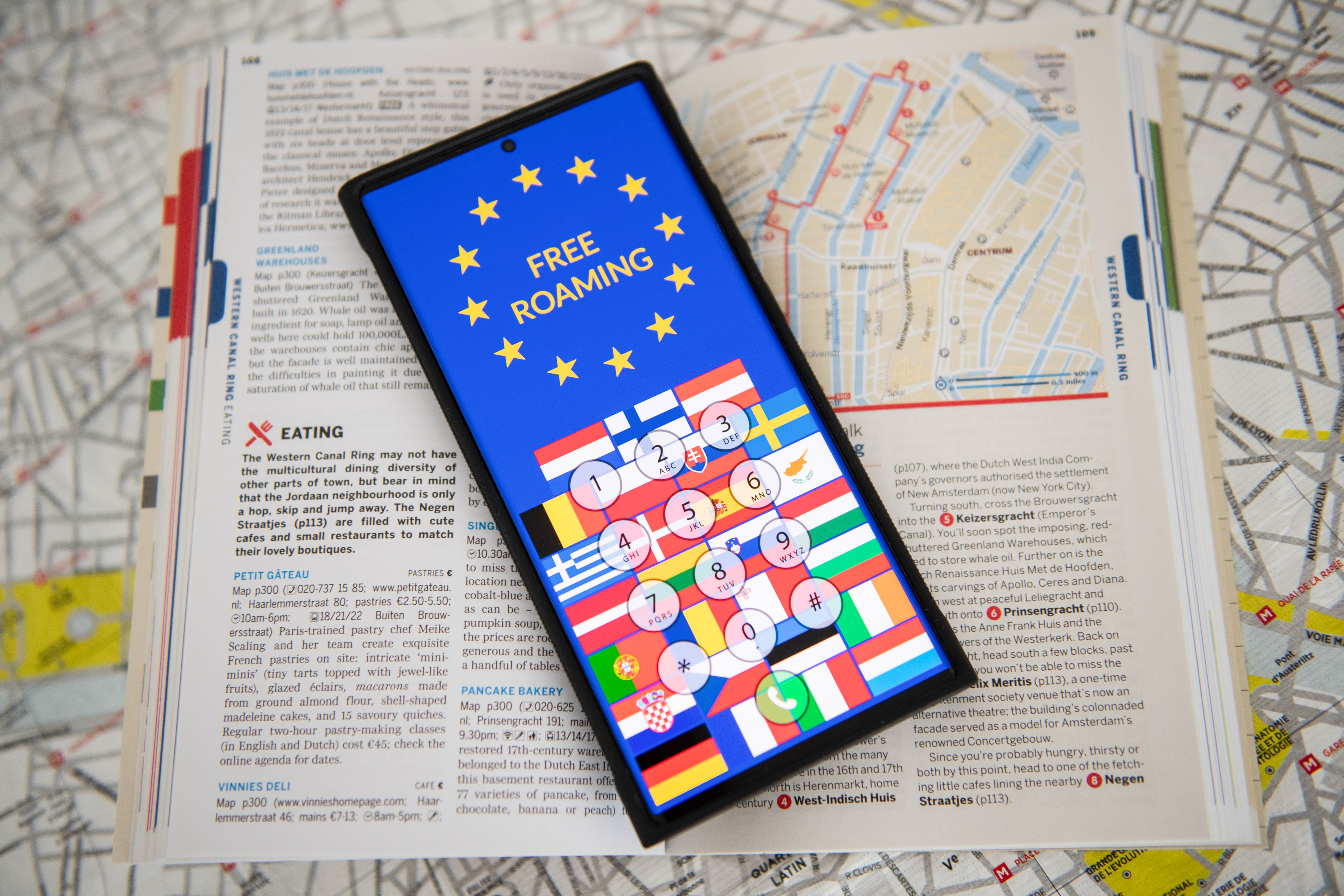 Nowe przepisy dotyczące roamingu dla podróżnych w UE: korzystanie z telefonu za granicą tak jak w kraju przez kolejne 10 lat